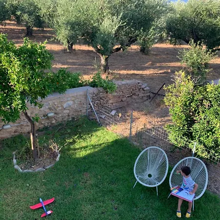 Messinian Stone House Сasa de vacaciones *