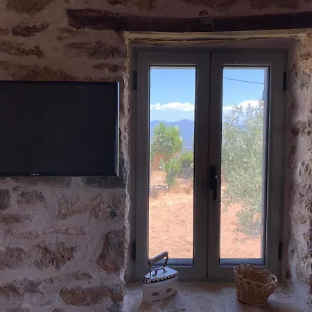 Messinian Stone House Сasa de vacaciones *