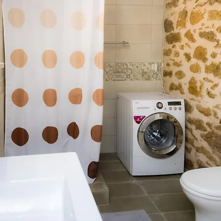 Сasa de vacaciones Messinian Stone House