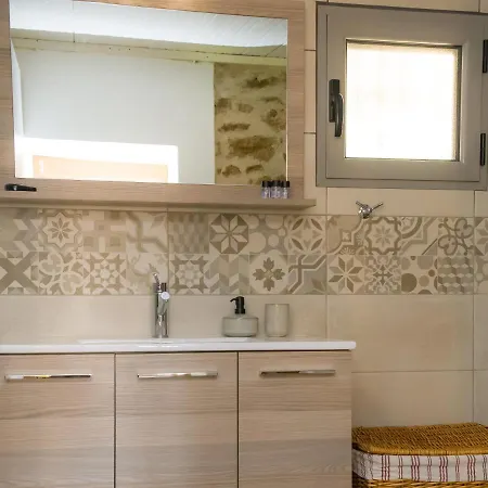 Messinian Stone House Сasa de vacaciones *