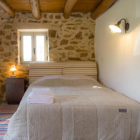 度假居 Messinian Stone House
