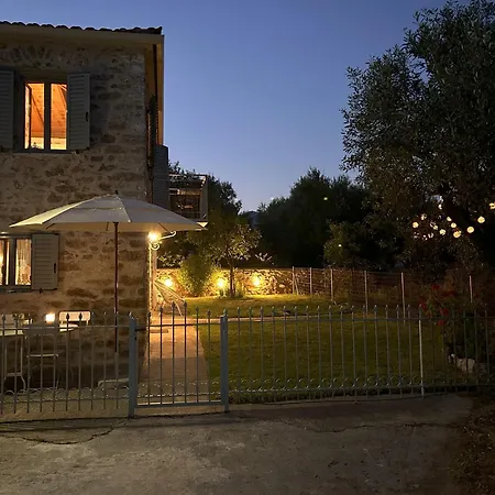 Messinian Stone House Hébergement de vacances