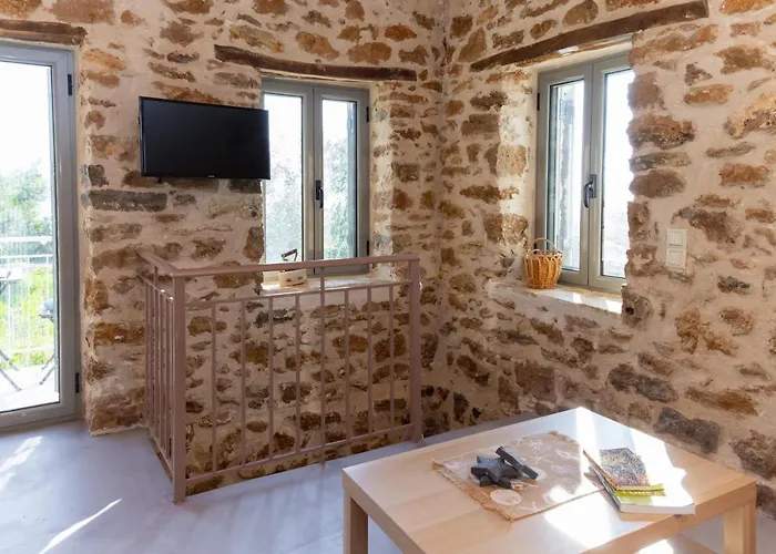 Messinian Stone House Semesterbostad Messíni