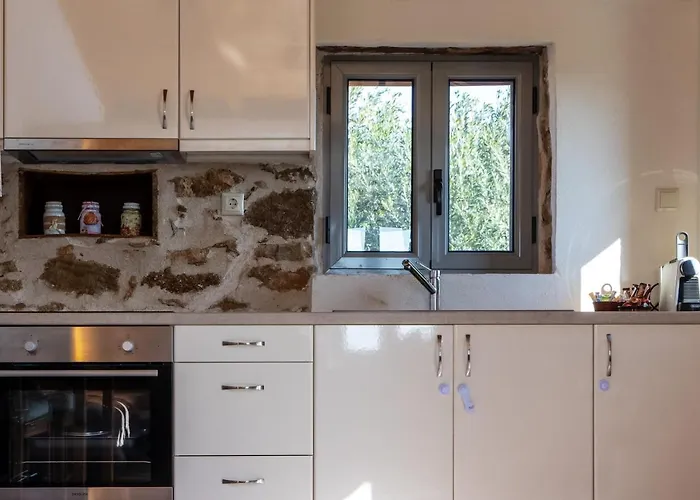 Feriehus Messinian Stone House *