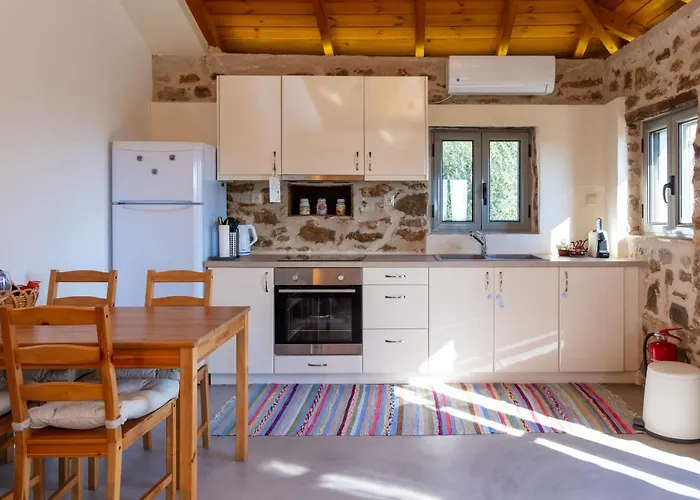 펜션 Messinian Stone House Messíni
