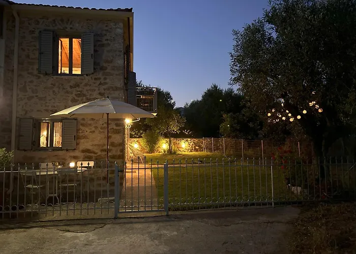 Messinian Stone House Feriehus