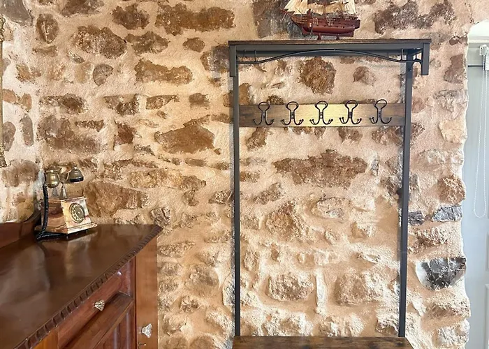 Messinian Stone House Feriehus *