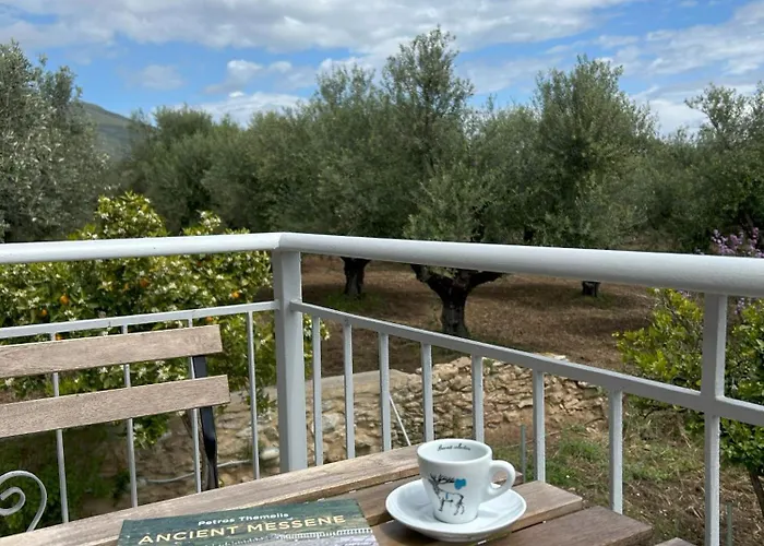 Messinian Stone House * Messíni