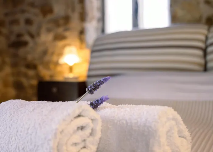 Messinian Stone House * Messíni