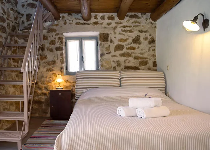 Messinian Stone House Feriehus