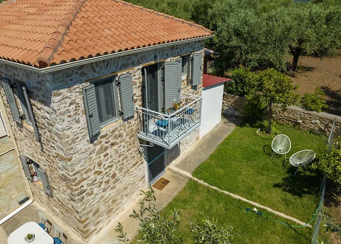 Messinian Stone House Messíni