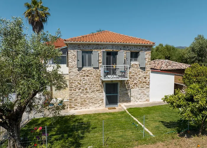 Messinian Stone House * Messíni